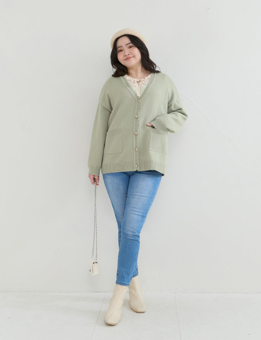 Cute Lettuce Trim V-Neck Knit Plus Size Cardigan