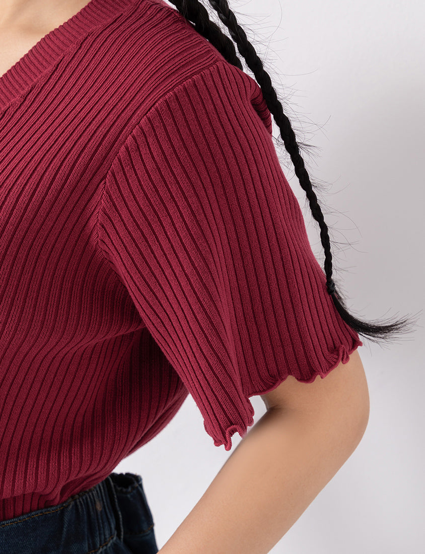 Playful Lettuce-Trim V-Neck Short Sleeve Knit Plus Size Top