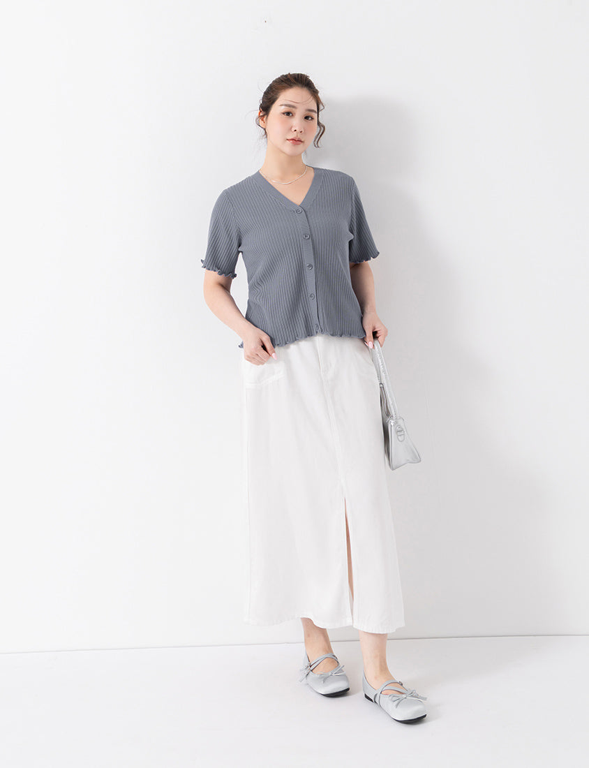 Playful Lettuce-Trim V-Neck Short Sleeve Knit Plus Size Top