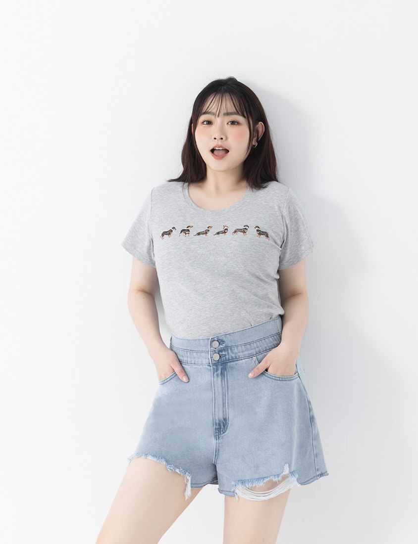Playful Pearl Dachshund Embroidery Plus Size Crewneck Tee