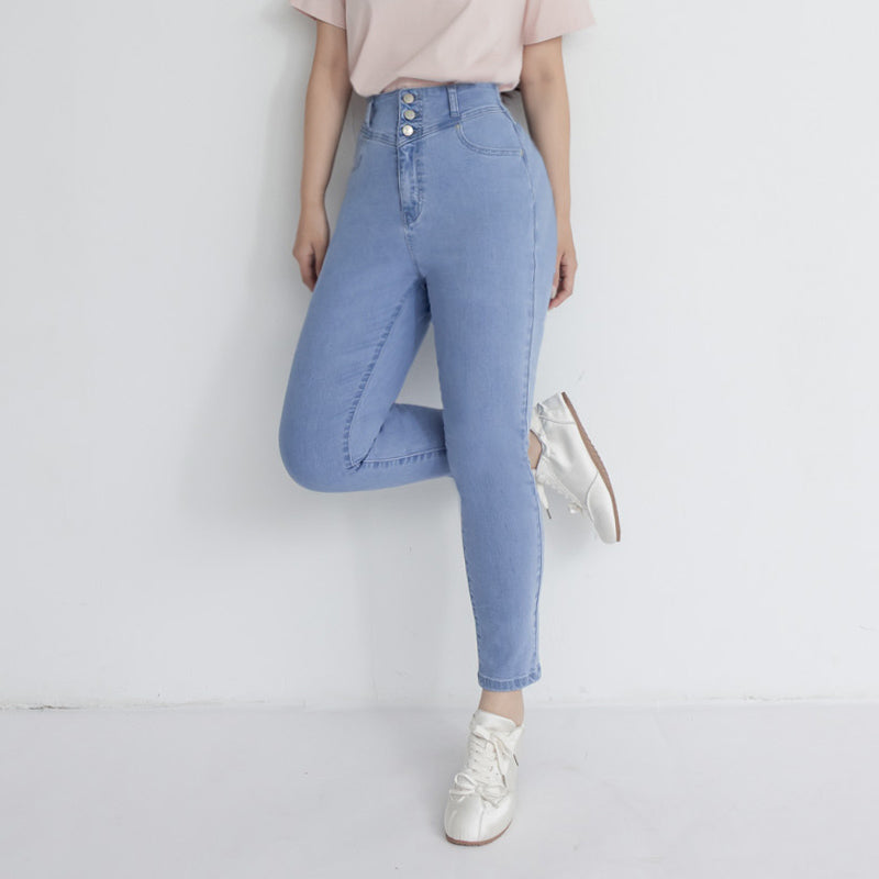 Cooling Tech Leg-Lengthening Plus Size Jeans