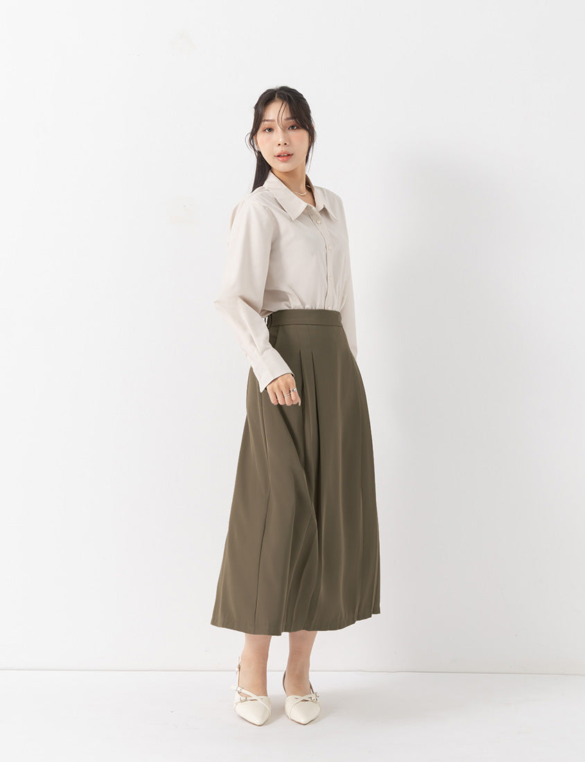 MISS. Elegant Heart Buckle Belt Pleated Plus Size Maxi Skirt