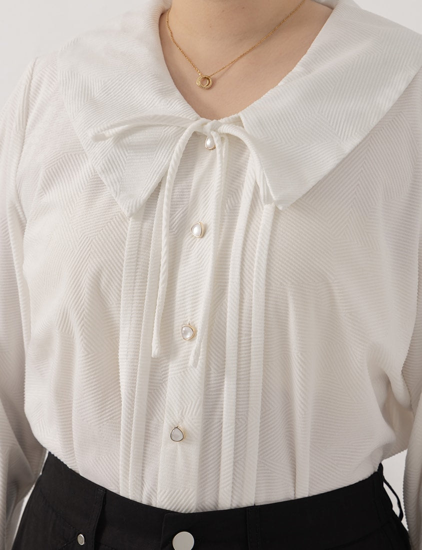 MISS. Elegant Velvet Collar Plus Size Long Sleeve Shirt