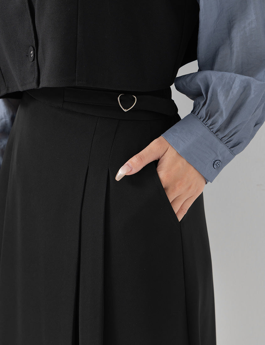 MISS. Elegant Heart Buckle Belt Pleated Plus Size Maxi Skirt