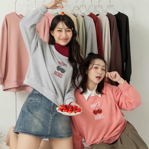 Cute Cherry Raw-Edge Oversized Sweatshirt