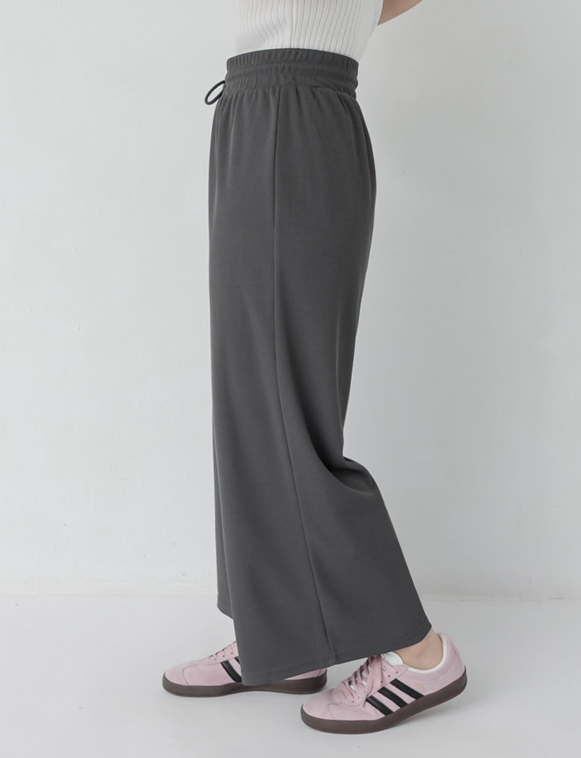 Hip-Contouring Slim Plus Size Wide Leg Pants (Short)