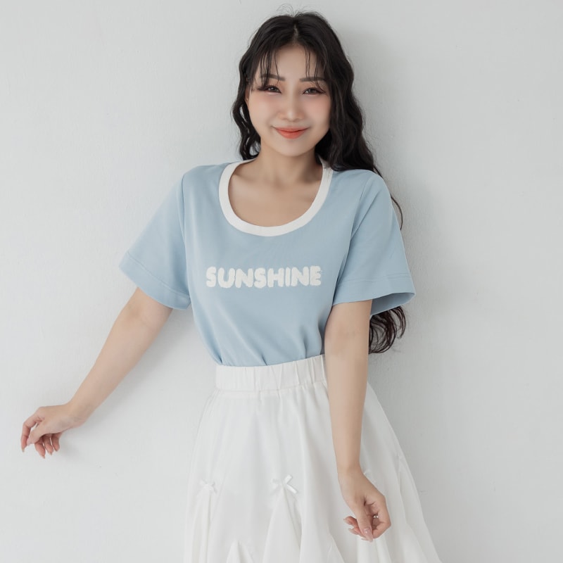 Contrast Fuzzy Embroidery Plus Size Crewneck Tee