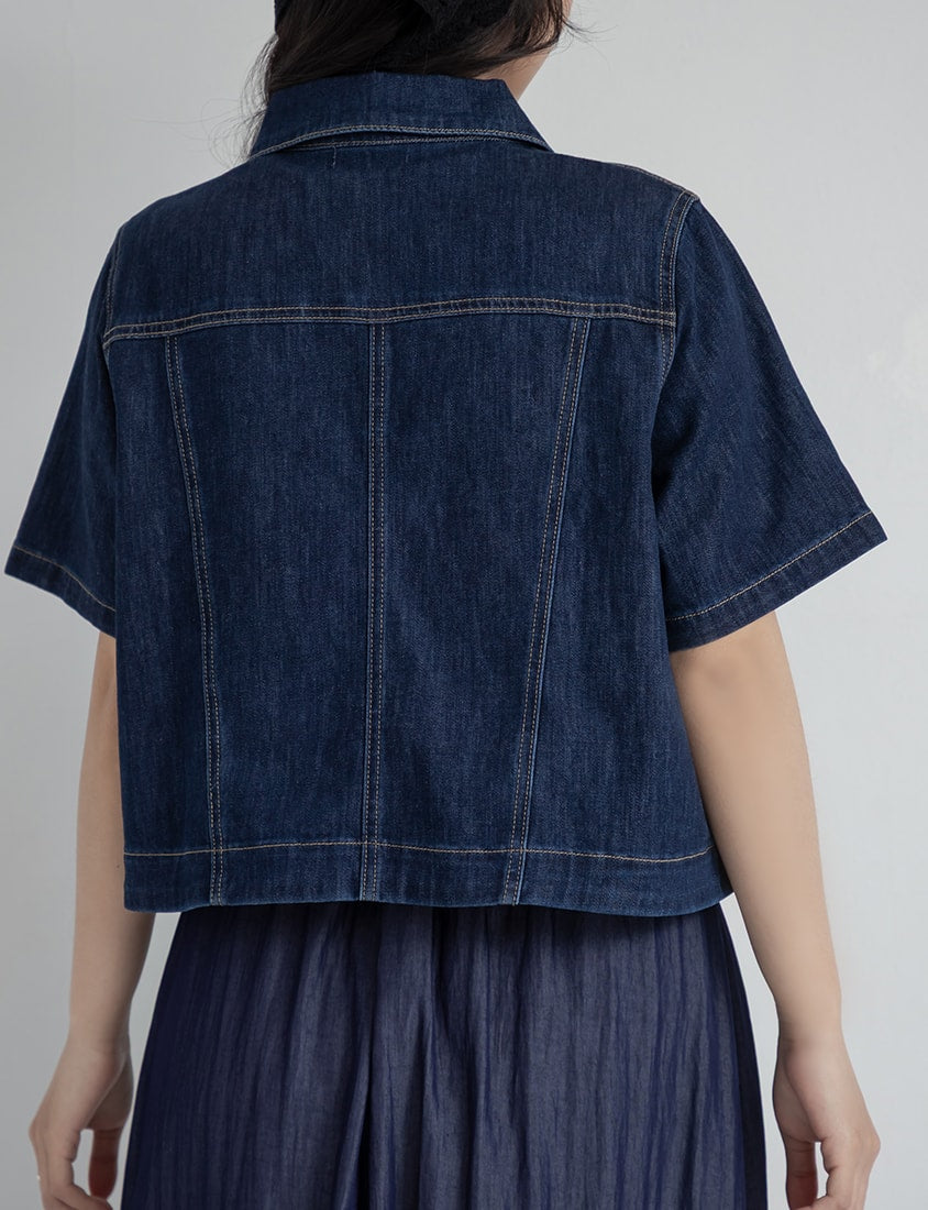 Curved Cut Plus Size Cropped Denim Jacket