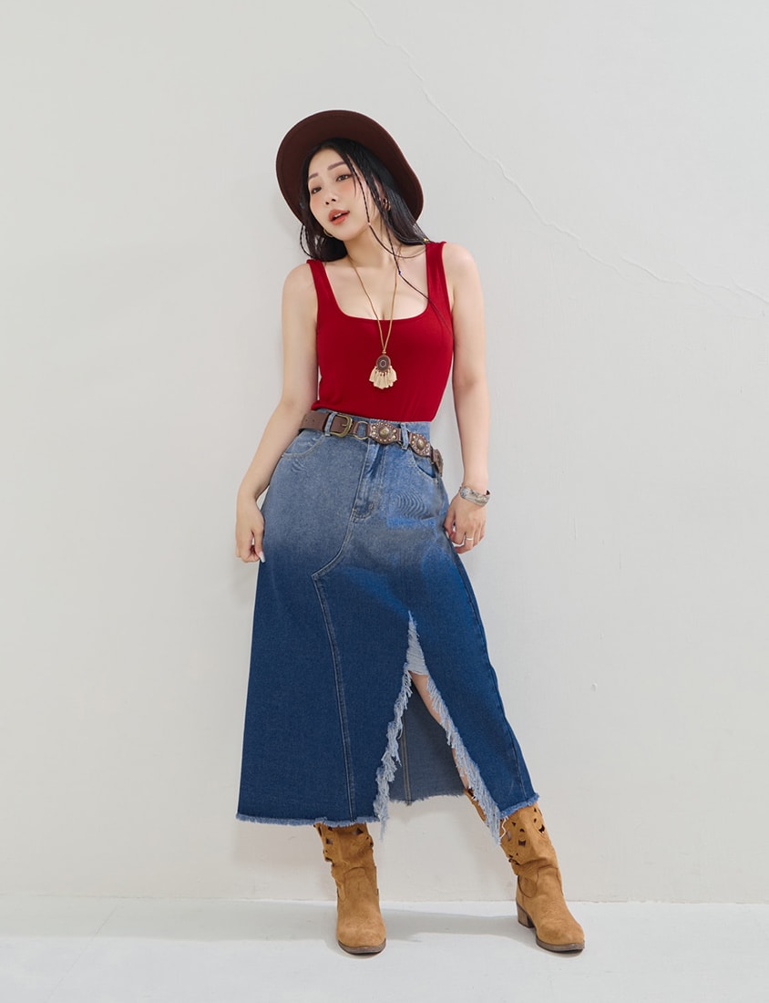 MUA! Open-Back Square Neck Plus Size Cropped Tank