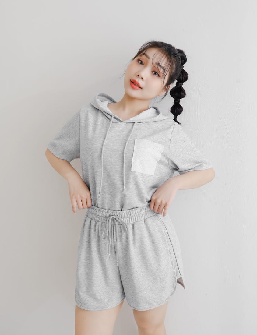 Reverse Square Pocket Plus Size Hooded Top
