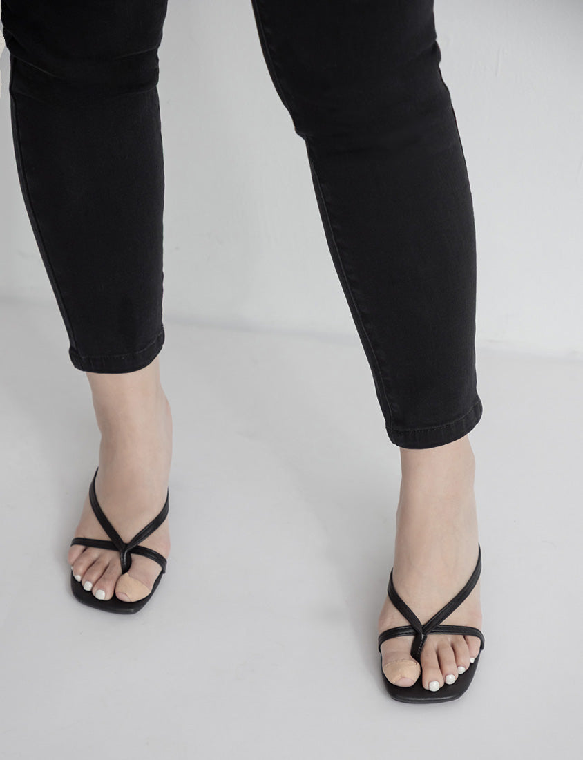 Cooling Tech Leg-Lengthening Plus Size Jeans
