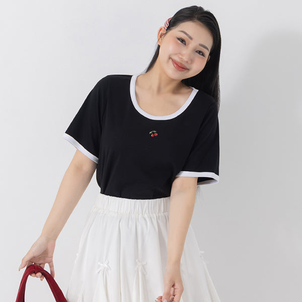 Contrast Cherry Embroidery Crewneck Plus Size Tee