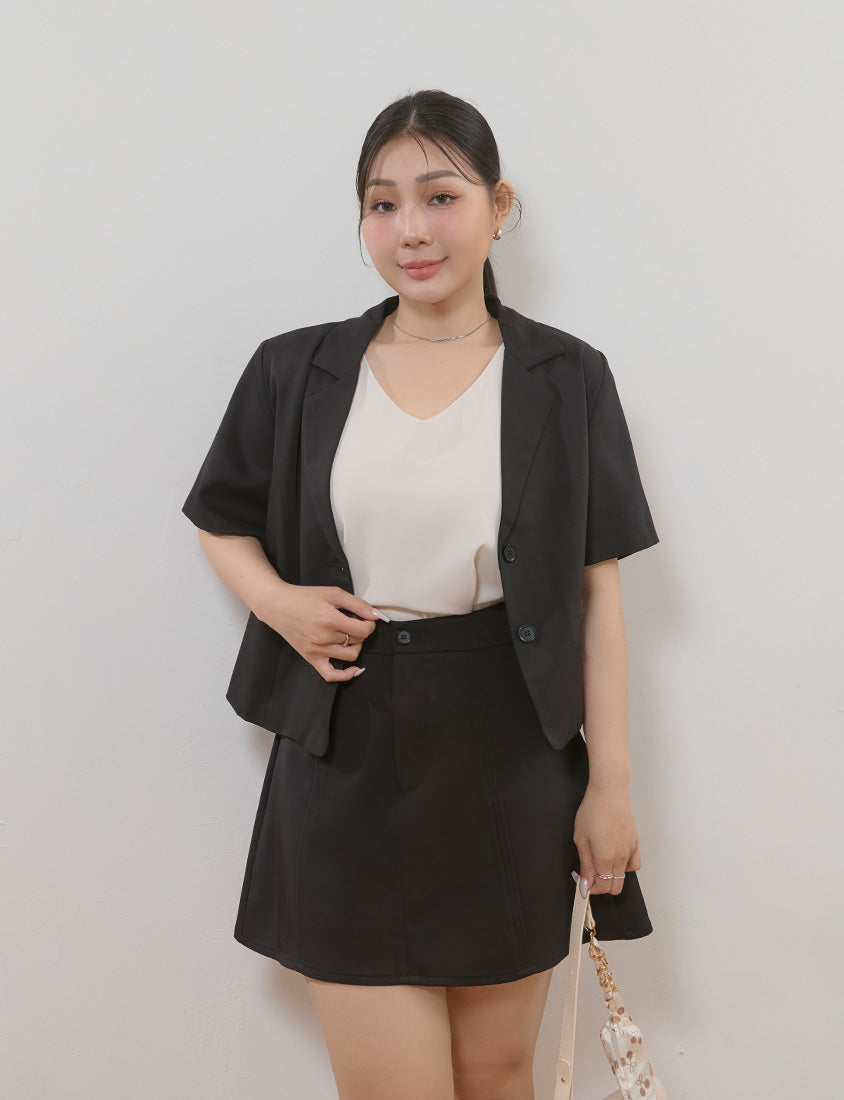 MISS. Silky Cool Slimming V-Waist Tailored Plus Size Skort