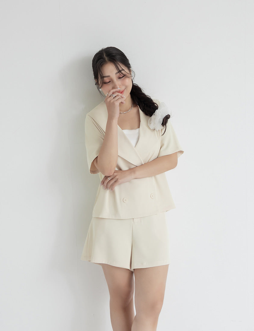 MISS. Silky Cooling A-Line Plus Size Tailored Shorts