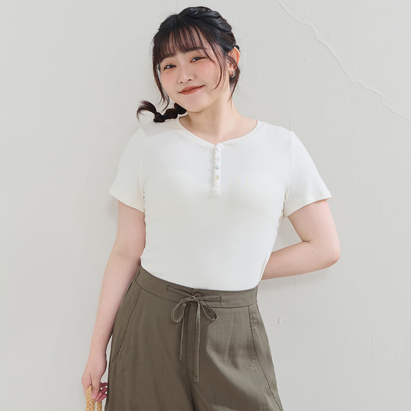 Half-Placket Shell Button Stretch Plus Size Top