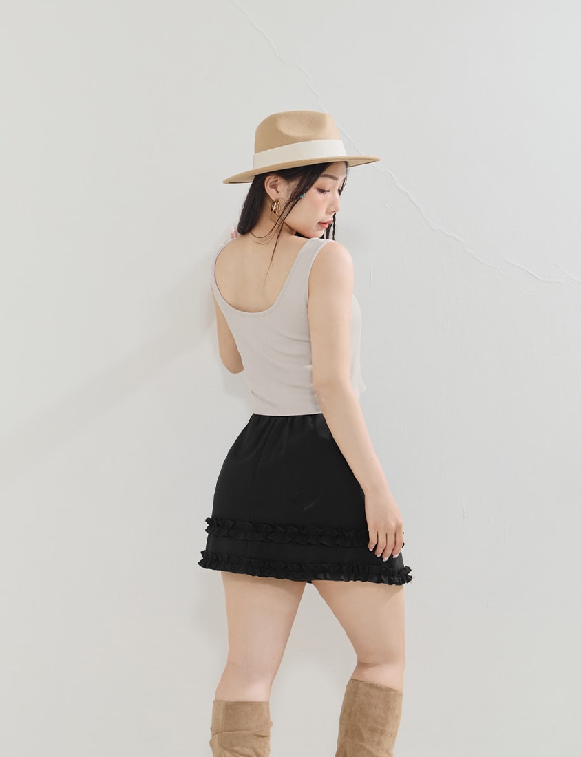 MUA! Open-Back Square Neck Plus Size Cropped Tank