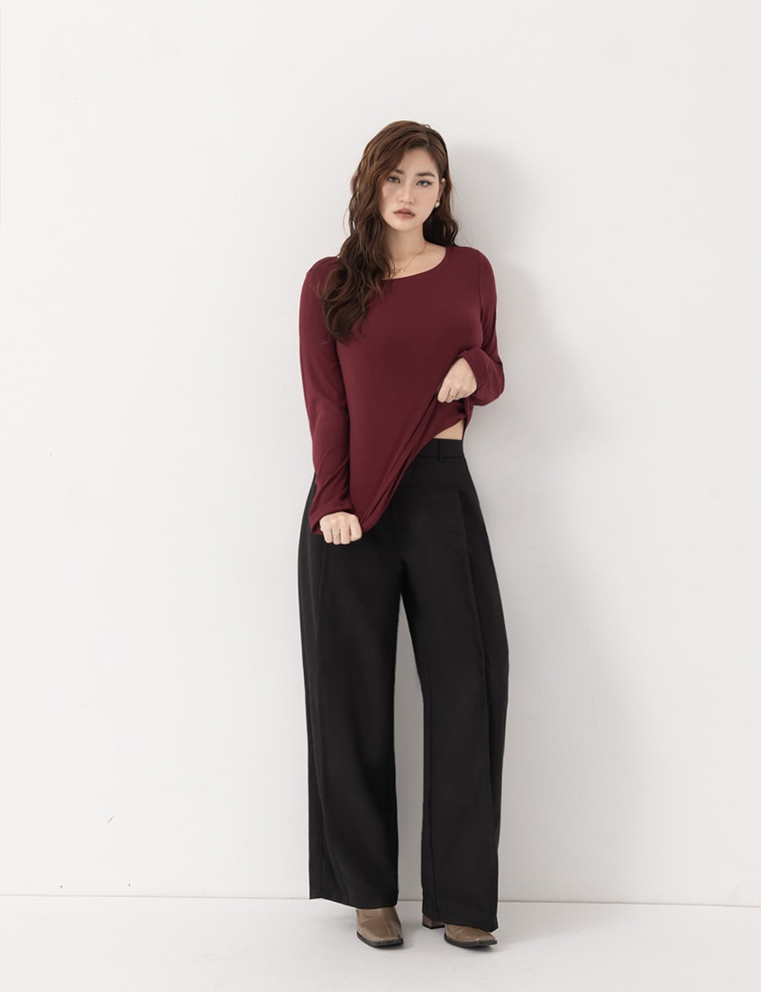MUA! Versatile Round Neck Side Pleated Plus Size Long Sleeve Top