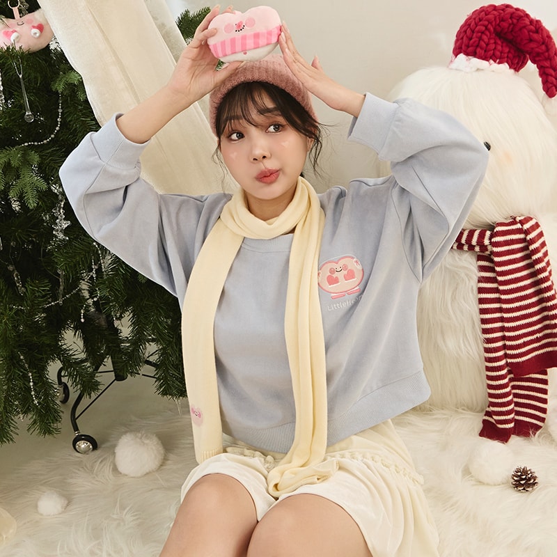 Suede Mittens Embroidered Plus Size Cropped Sweatshirt (Little Heart Collab)