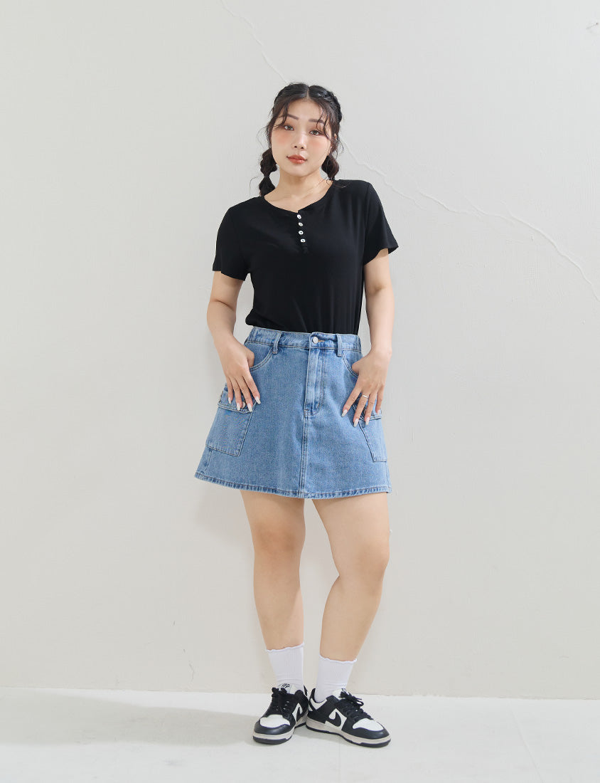 Half-Placket Shell Button Stretch Plus Size Top