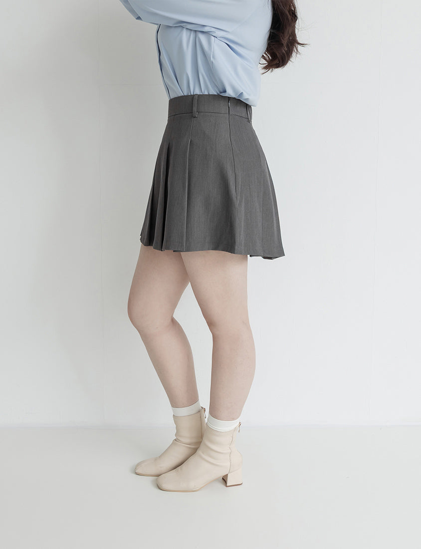 Sweet Preppy Pleated Plus Size Skort