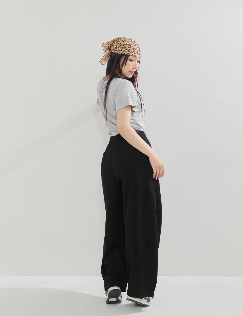 MUA! V-Neck Printed Ribbed Plus Size Top