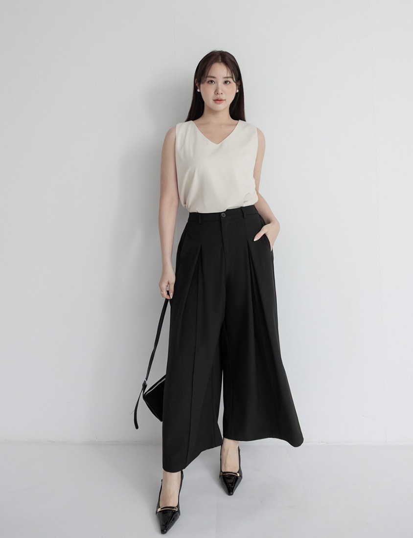 Pleated Cropped Plus Size Wide-Leg Pants