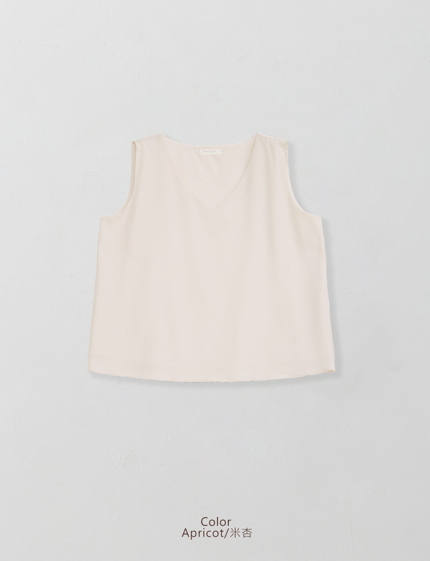 MISS. Minimal V-Neck Chiffon Wide Strap Plus Size Tank Top