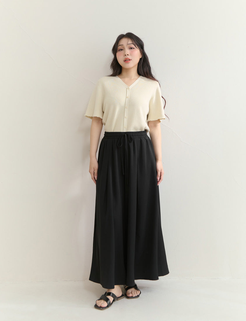 Flattering Pleated Plus Size Wide-Leg Pants