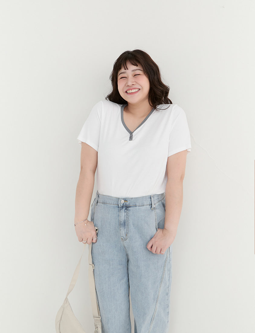 Simple V-Neck Contrast Ribbed Plus Size Tee