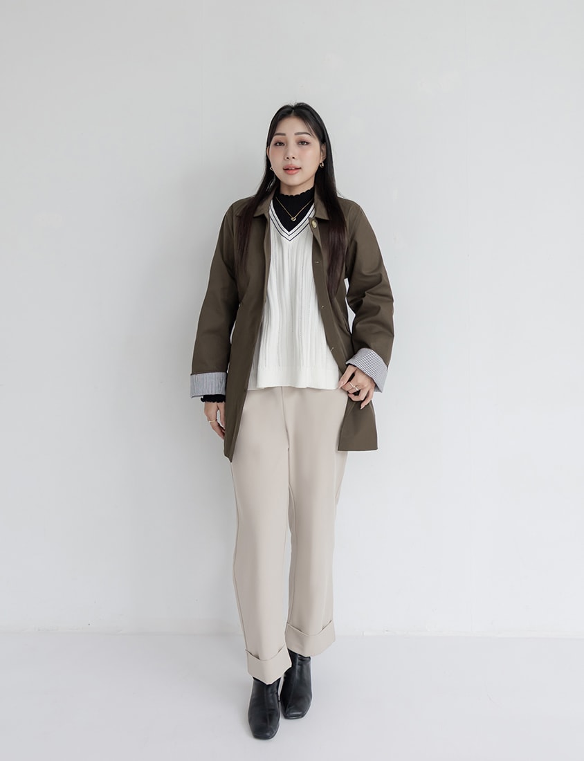 MISS. Korean Style Contrast V-Neck Plus Size Knit Vest