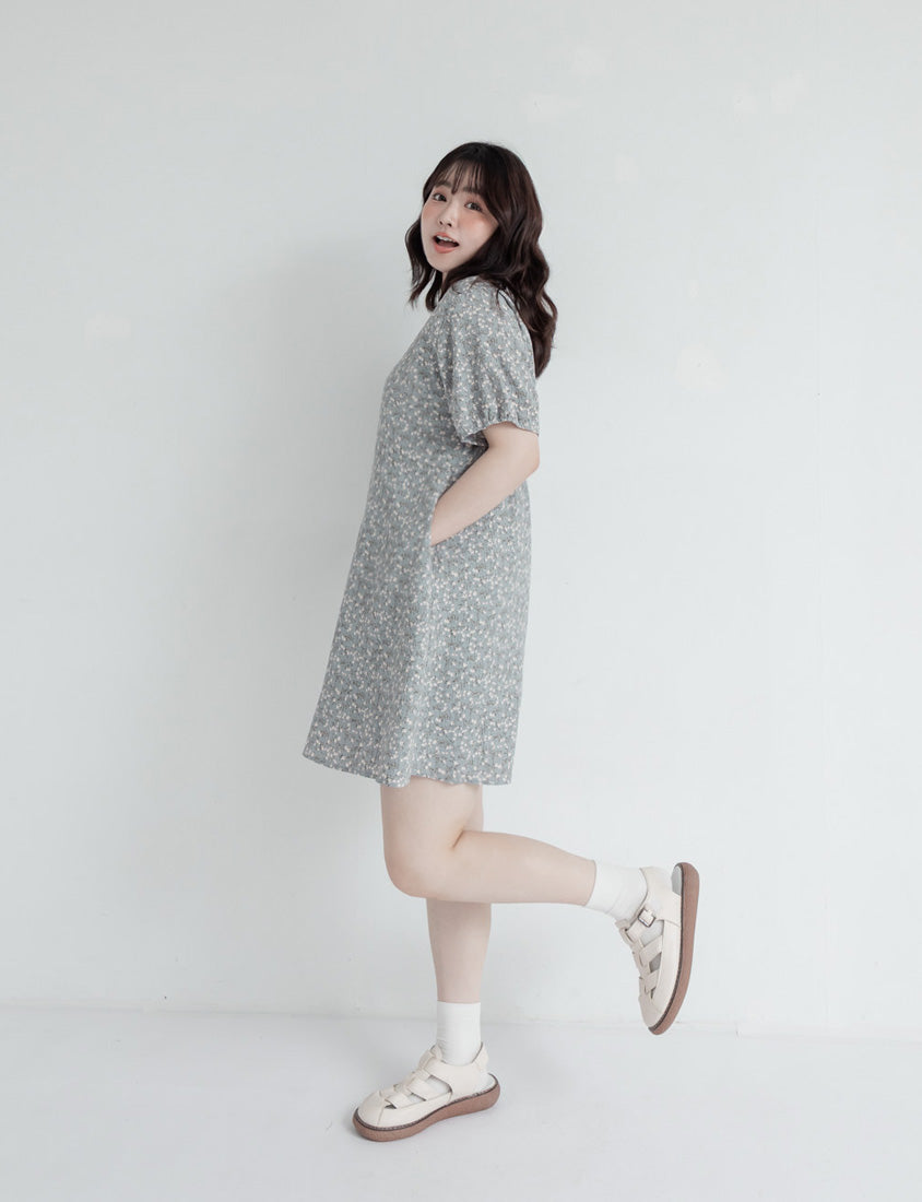 Japanese Style Floral Puff Sleeve V-Neck Plus Size Mini Dress