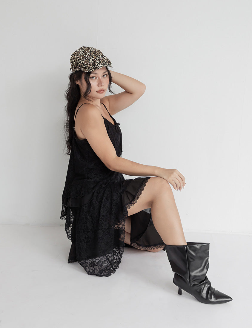 MUA! Sweet Lace Asymmetrical Hem Plus Size Cami Top