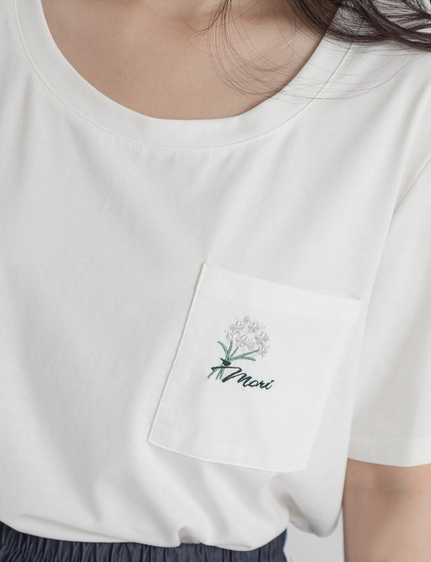 Silky Cool Floral Embroidery Plus Size Tee