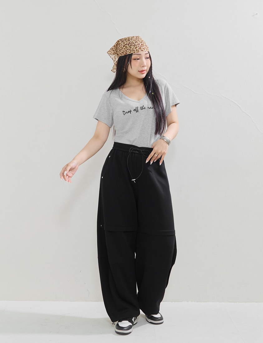 MUA! V-Neck Printed Ribbed Plus Size Top