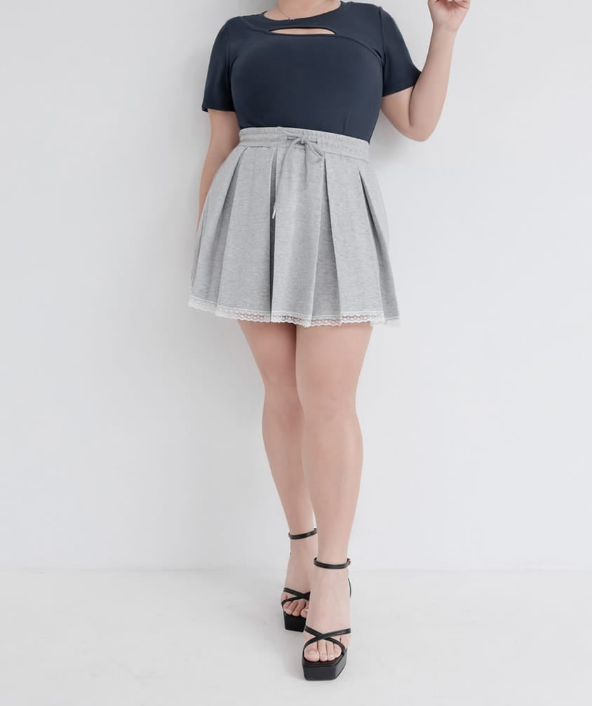 MUA! Pleated Lace-Trim Elastic Drawstring Plus Size Cotton Skirt (with Inner Shorts)