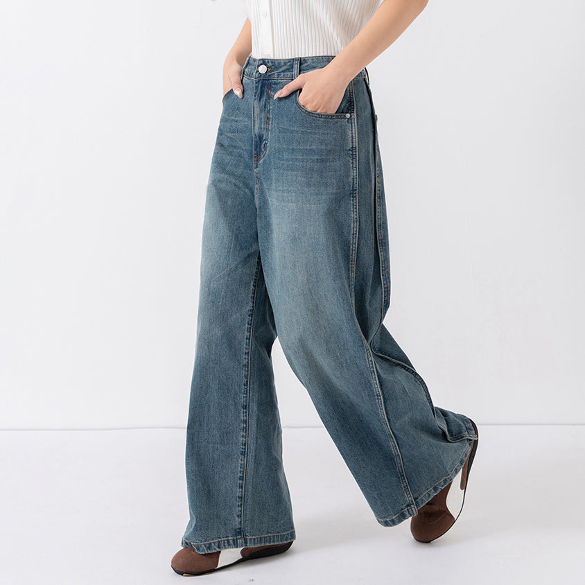 Geometric Seams Panel Slimming Plus Size Jeans