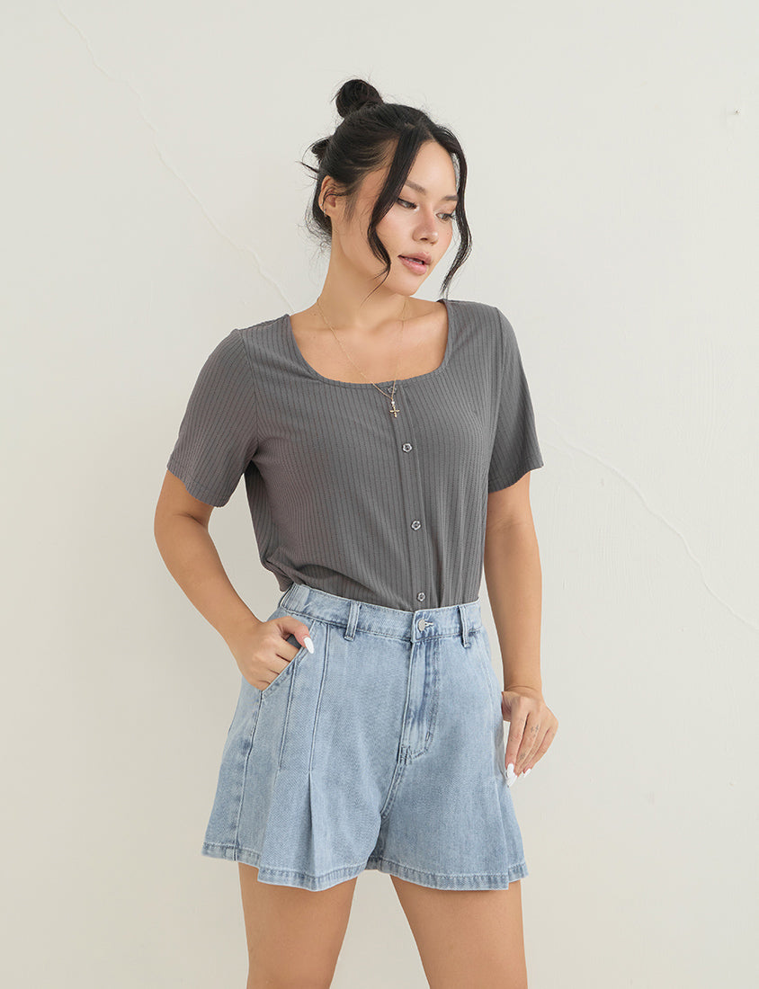 Pleated Slim-Fit A-Line Plus Size Denim Shorts