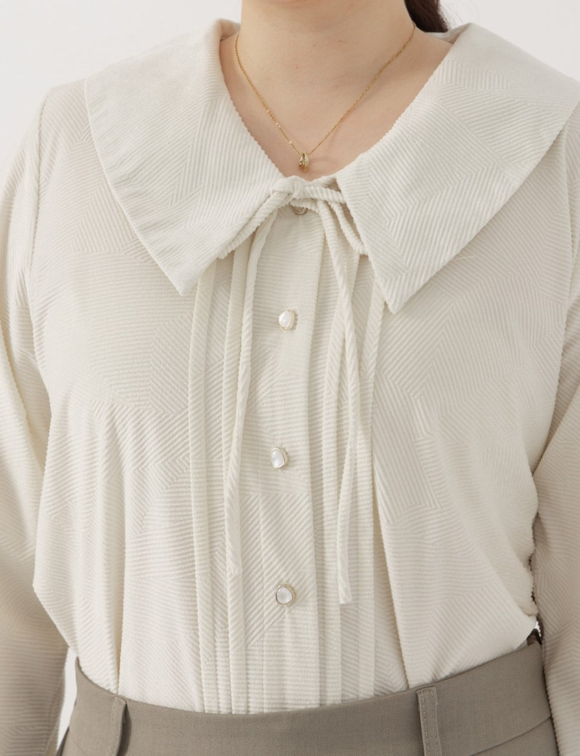 MISS. Elegant Velvet Collar Plus Size Long Sleeve Shirt