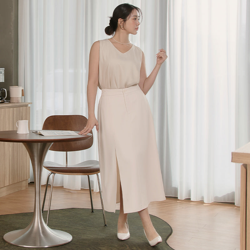 MISS. Silky Cool V-Waist Slit Tailored Plus Size Maxi Skirt