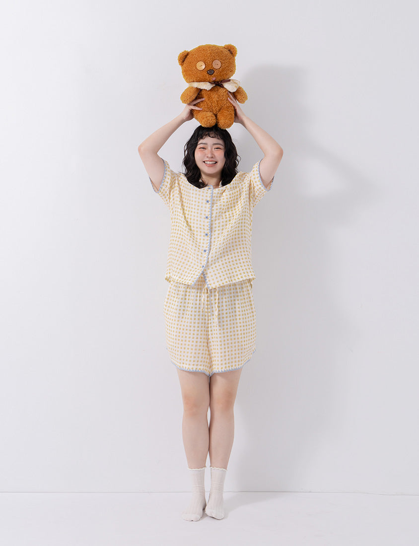 Skin-Friendly Gingham Contrast Ruffle Casual Plus Size Shorts