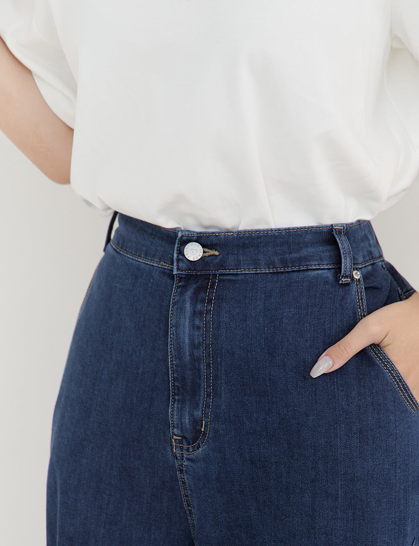 Pear-Shaped Friendly! Perfect Fit Plus Size Curved Leg Jeans