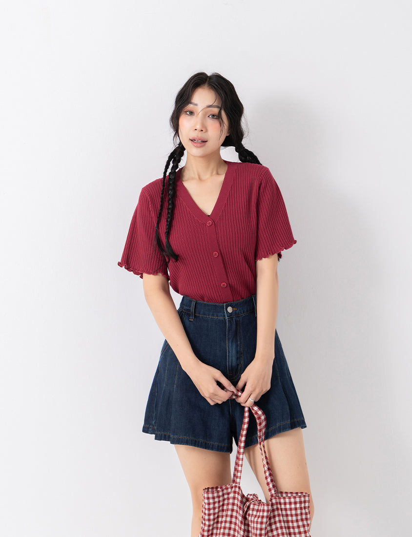Playful Lettuce-Trim V-Neck Short Sleeve Knit Plus Size Top