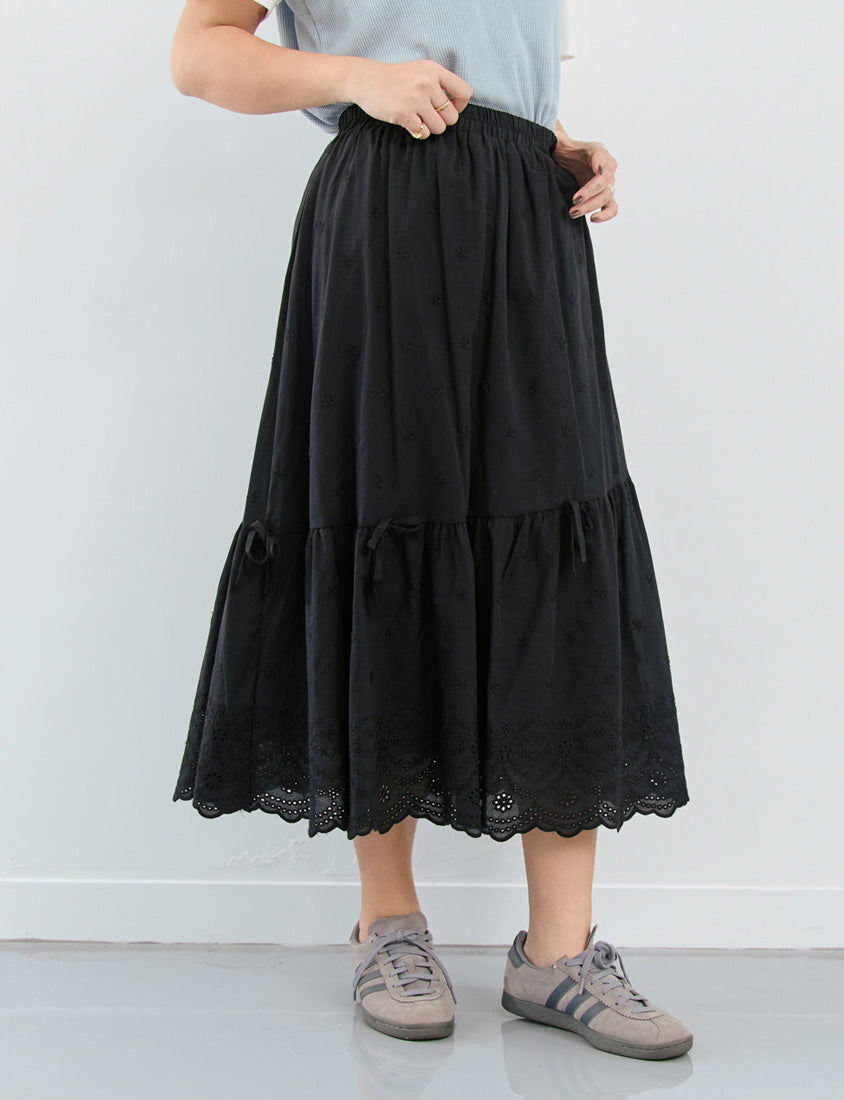 Romantic Intricate Lace Bow Plus Size Maxi Skirt