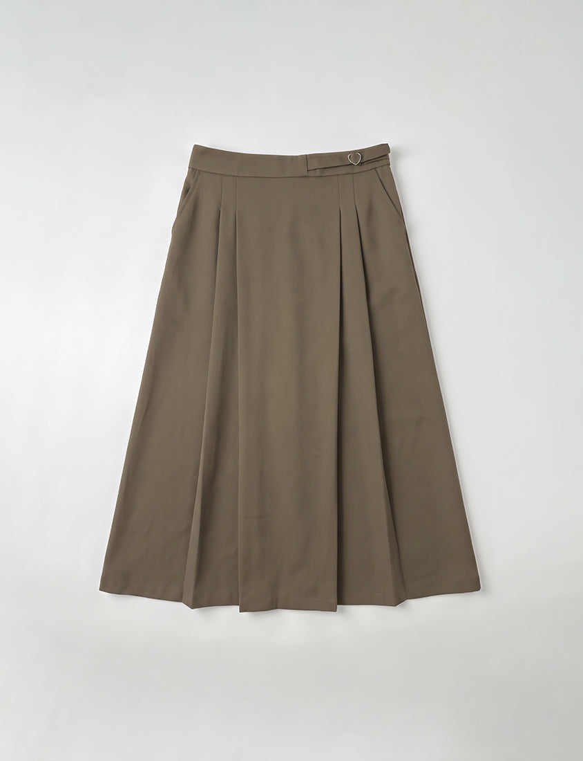 MISS. Elegant Heart Buckle Belt Pleated Plus Size Maxi Skirt