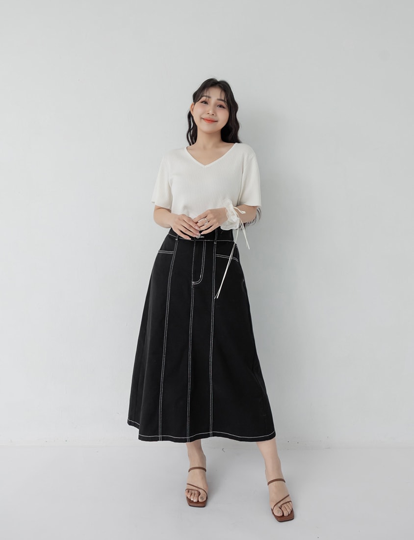 Tence Silky V-Neck Plus Size Ribbed Knit Top