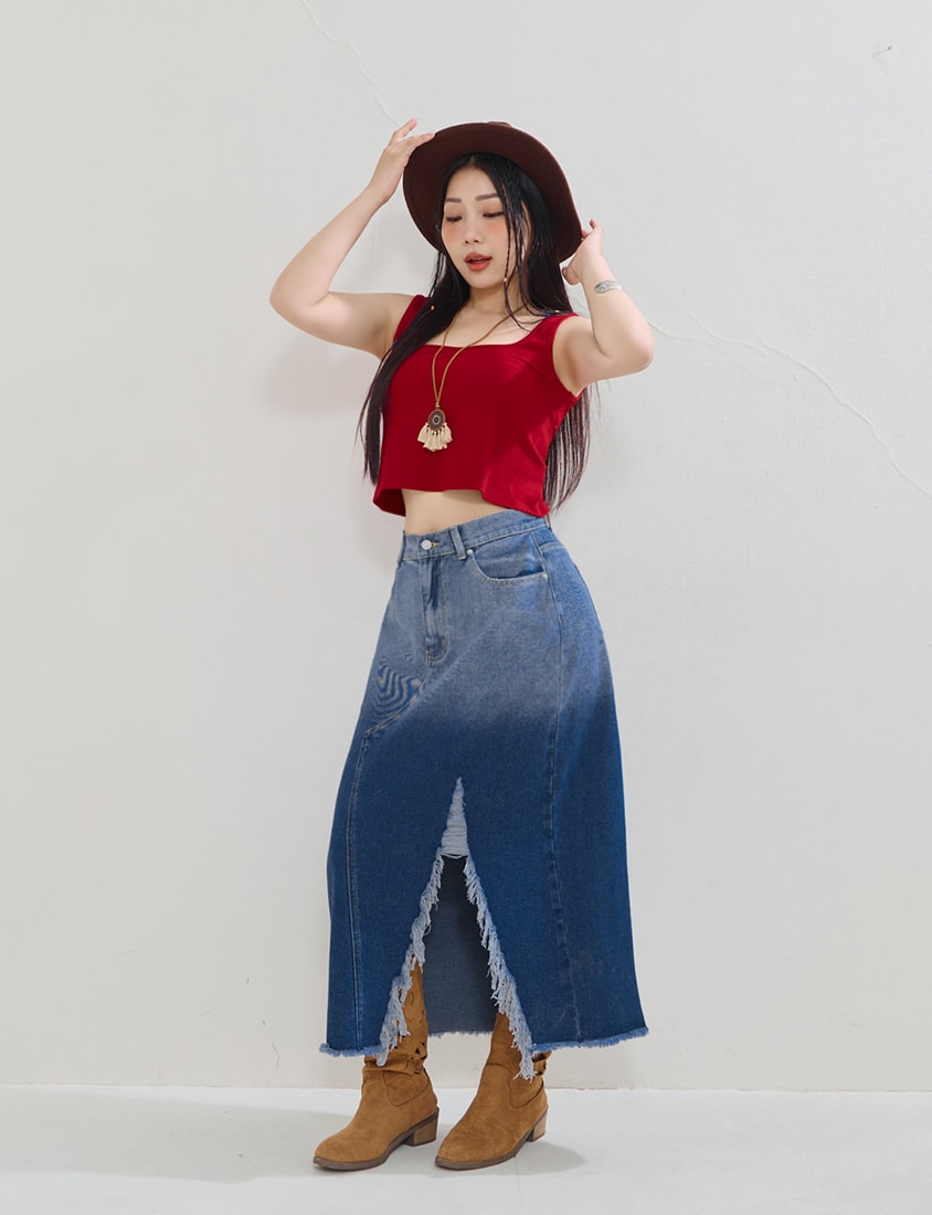 MUA! Open-Back Square Neck Plus Size Cropped Tank