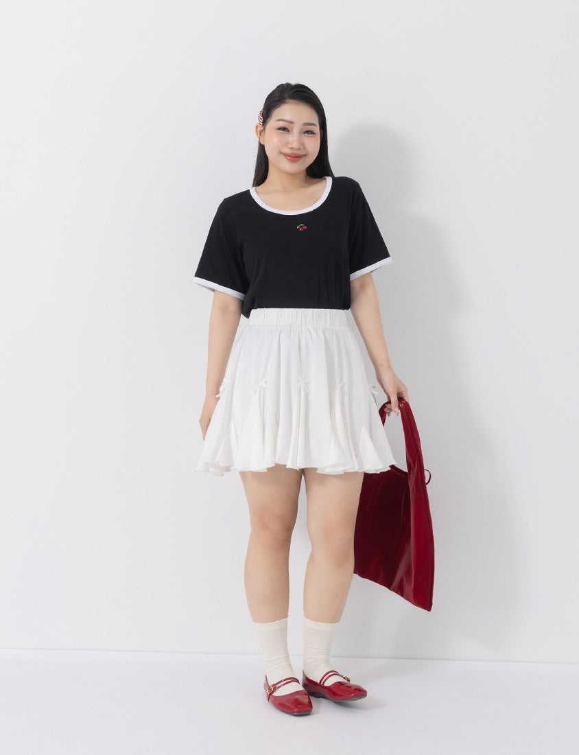 Contrast Cherry Embroidery Crewneck Plus Size Tee