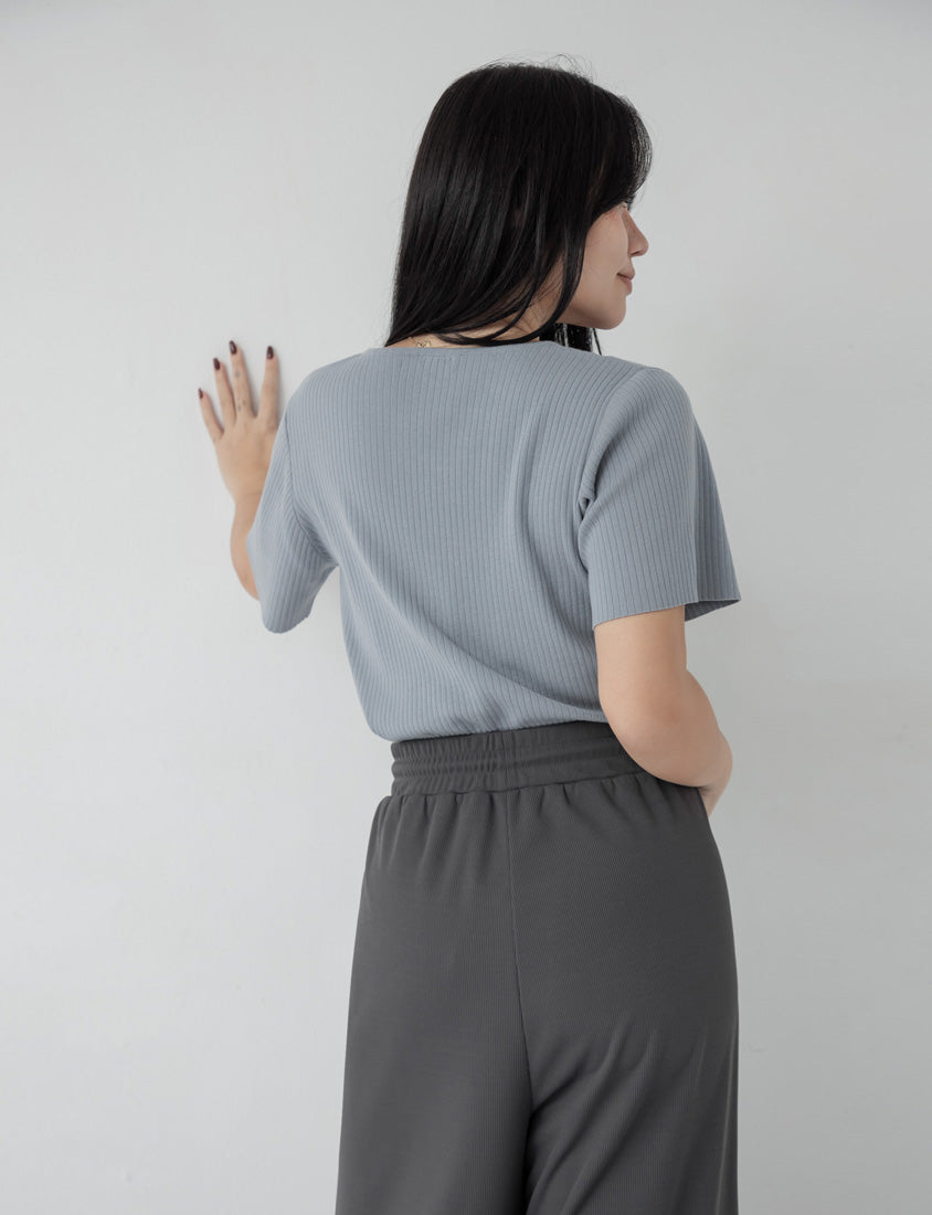Tence Silky V-Neck Plus Size Ribbed Knit Top