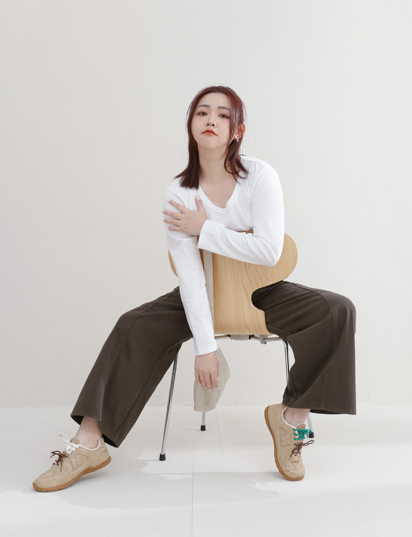 U-Neck Slim Fit Plus Size Long Sleeve Tee