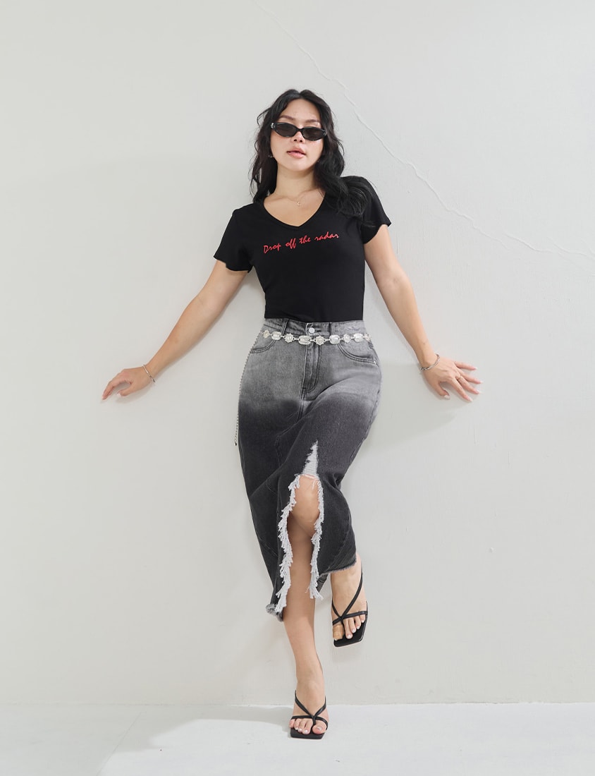MUA! V-Neck Printed Ribbed Plus Size Top